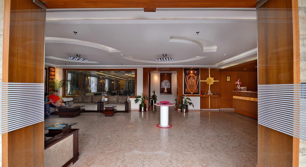 Seven Hills Tower Hotel Agra  Exterior foto